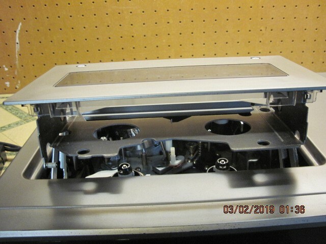 VINTAGE GE VCR TOP LOAD MODEL 1VCR5002X