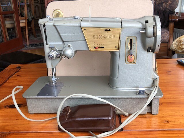 1970s Singer sewing machine | in Newbridge, Edinburgh | Gumtree