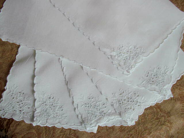 Set of 4~Antique Sweet White Eyelet Cutwork Embroidered Tea Luncheon Napkins