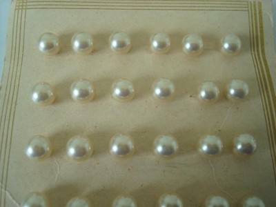 36 Vintage Antique Faux Pearl Buttons 5/16 In. Made in Czechoslovakia Card