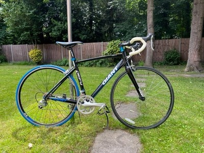 Road Racing Bike - Giant SL 6000 Fully Stripped Down and Serviced