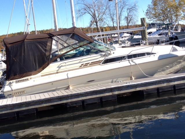 1982 Sea Ray 270 Sundancer T 3.7 L FWC engines clean well maintained nice!