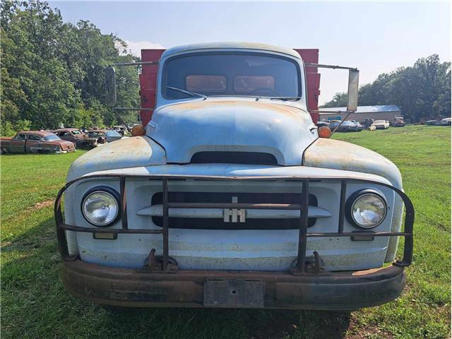 Owner 1955 International R-160 Truck