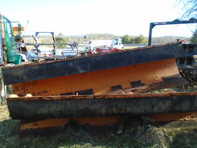 9 VALK RV11175 11' POWER ANGLE SNOW PLOWS