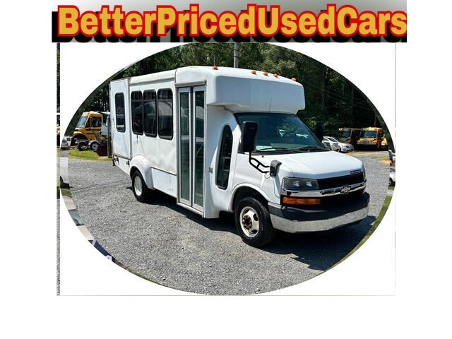 2008 Chevrolet Express 2500 Handicap Lift - LOW MILES