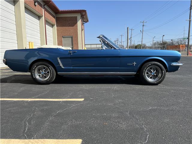 1965 Ford Mustang Gt Convertible blue with white deluxe interior