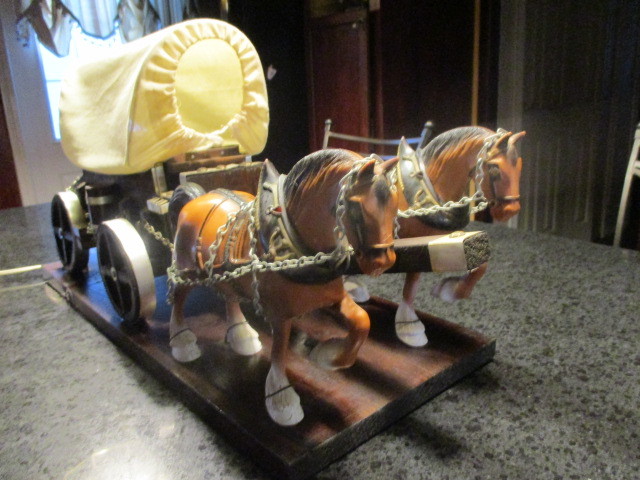 Rare Vintage Clydesdale Horse Drawn Handcrafted Wooden Covered Wagon Lamp