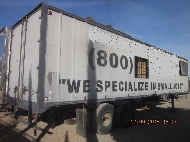 1989 CAT SR4 650 kw portable genset