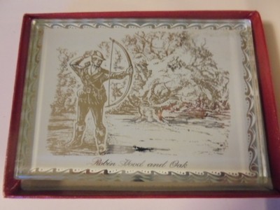 PAPER WEIGHT OFFICE SUPPLY SOUVENIR GREAT BRITAIN ROBIN HOOD AND OAK