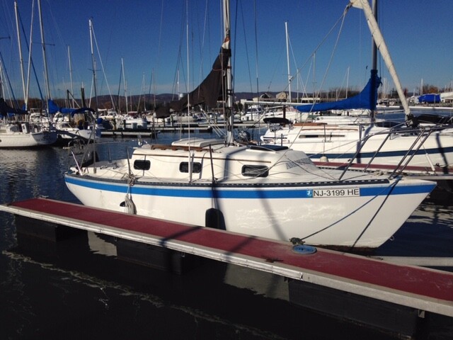 23’ Sovereign sailboat