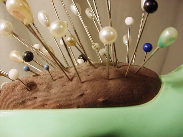 Vtg Green Celluloid High Heel Shoe Sewing Pin Cushion w Pins 4