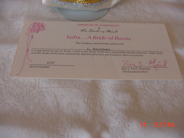 DANBURY MINT BRIDE DOLLS OF THE WORLD -  A BRIDE OF RUSSIA  WITH COA