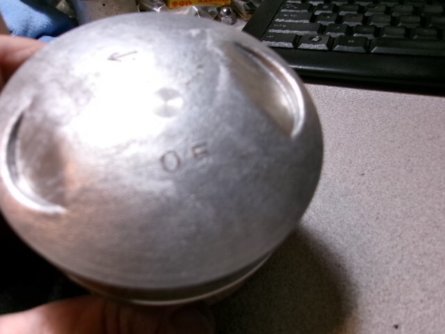1978-79 SUZUKI DR SP 370 PISTON 2ND OVERSIZE  85.50 MM  NOS OEM 12111-32400-050