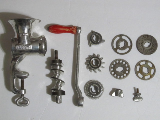 VINTAGE HARPER NO. 3181 BEATRICE FOOD MINCER WITH BOX **** PLEASE READ ****