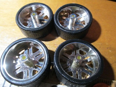 4 Chrome Deep RIM'S&TIRES UNIVERSAL SCALE 1/24 (NO AXCELS) DIORAMAS (stock#2)