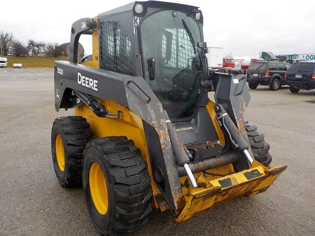 John Deere skid steer 2015 wheel loader 332E