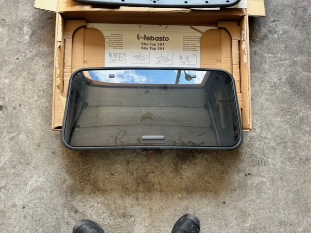 Toit Ouvrant Webasto Skytop 101 Venus Vitrage Couleur Noir 