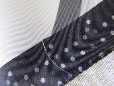 Guess Purse Silk Twill Printed Scarf Vintage Mono Black Grey White