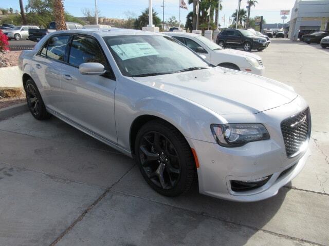 2023 Chrysler 300 TOURING L RWD