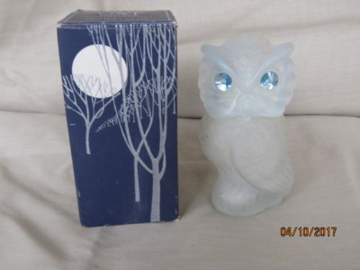 VTG Estate SNOW OWL Timeless Powder Sachet Full Bottle NIB Glass Bird AVON 1976