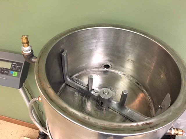 Chocolate Melting Tank 25# Capacity with Heat Pump