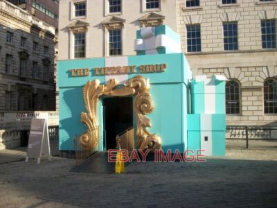 PHOTO  TIFFANY SHOP SOMERSET HOUSE TIFFANY SHOP IS IN THE COURT YARD OF SOMERSET