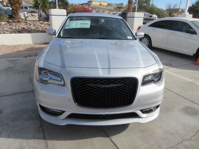 Owner 2023 Chrysler 300 TOURING L RWD