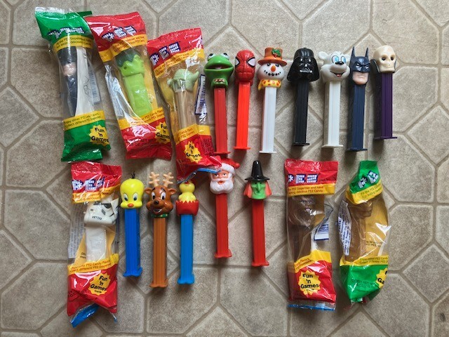 Lot of 18 Pez Dispensers | eBay