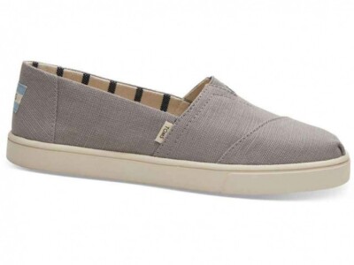 TOMS CLASSIC - Size 8 M  - Women's SLIP-ON- Morning Dove canvas**NEW**
