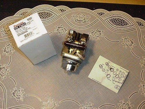 Furnas Oiltight 52PA6MNA Push to Test Pilot Light Resistor - 120VAC 1NO 1NC