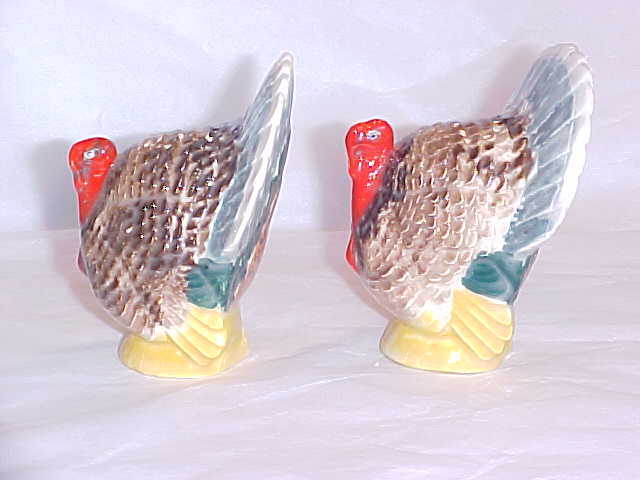 PAIR OF TURKEY SALT & PEPPER SHAKERS CERAMIC GREAT COLORS Vintage Collection