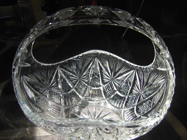 beautiful 1800s brilliant cut glass basket exec. condition