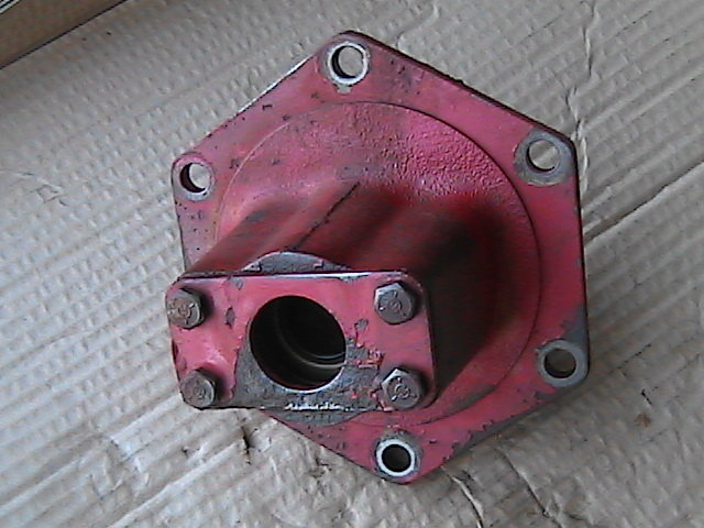 USED   GRAVELY  PRO 12  WALKBEHIND TRACTOR  AXEL  HOUSING  CASTING