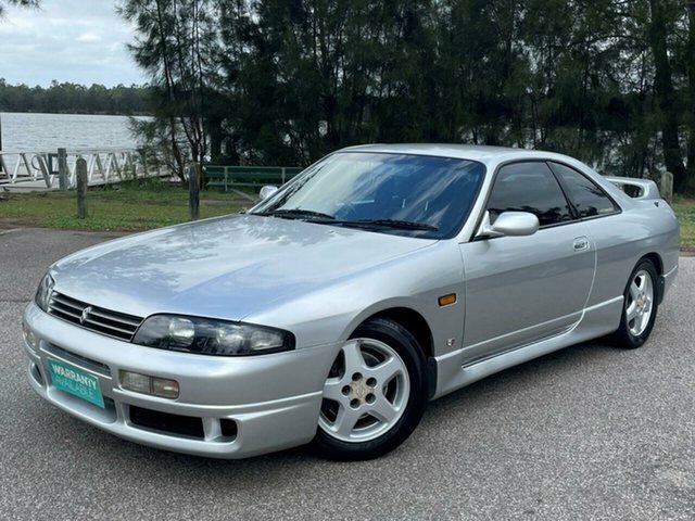 Nissan skyline hr33