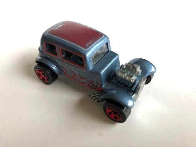 クリスマスセール！　Hot Wheels '32 Ford Vicky Hot Wheels '32 FORD VICKY, Light Blue with Red Flames