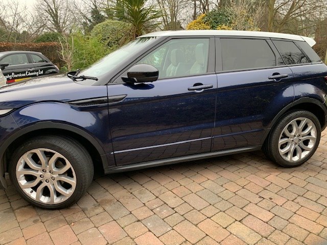 Land rover d