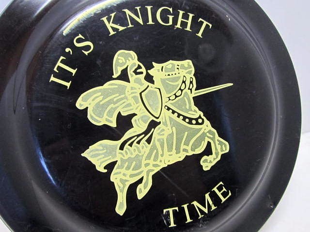 VINTAGE IT'S KNIGHT TIME ACTION FRISBEE SUMMER FUN TOY