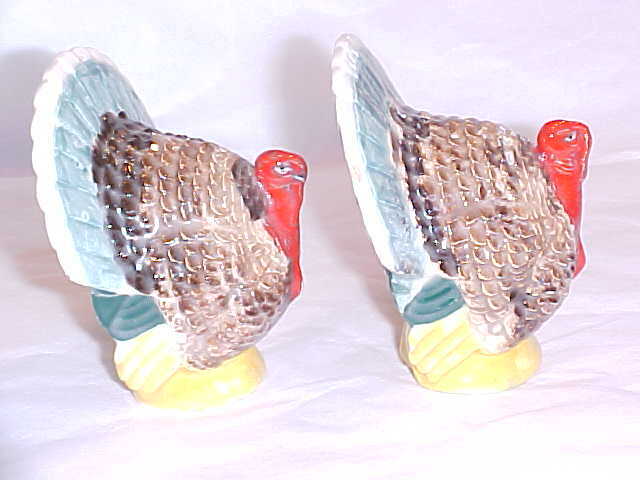 PAIR OF TURKEY SALT & PEPPER SHAKERS CERAMIC GREAT COLORS Vintage Collection
