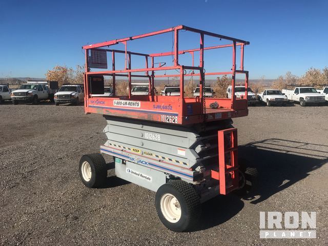 2007 SkyJack 6832 Electric Scissor Lift 2WD UP 32 feet jlg New Mexico