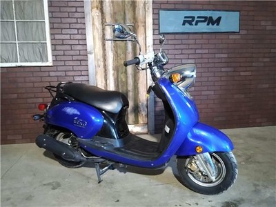 Yamaha Vino 125 scooter YJ125