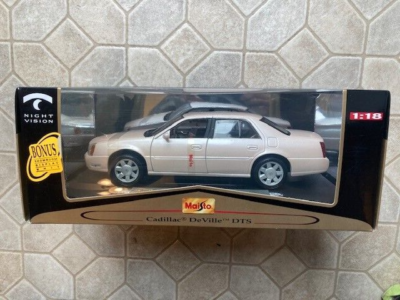 1 18 Maisto Cadillac Deville DTS Mary Kay eBay