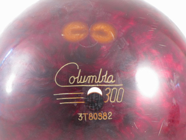 Columbia 300 White Dot Bowling Ball Aprox 16.25# plugged