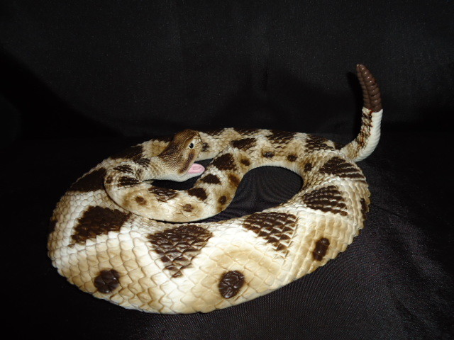B12 Safari Ltd Incredible Creatures series Eastern Diamondback Rattle Snake