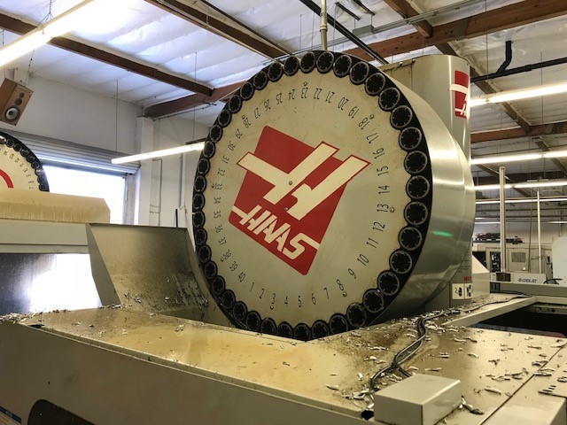 2009 HAAS VF4SS APC VMC, 4th Axis Drive,Chip Auger, P-Cool, Expanded Memory 16MB