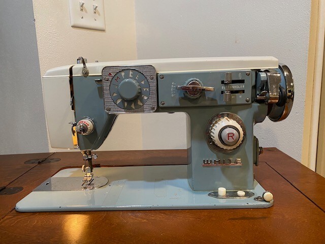 ハンドメイドv White Sewing Machine Model 1465 in Cabinet | eBay