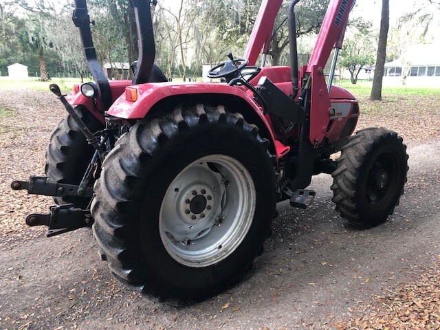 2010 Mahindra 8560 4x4 Tractor with loader Ready to work