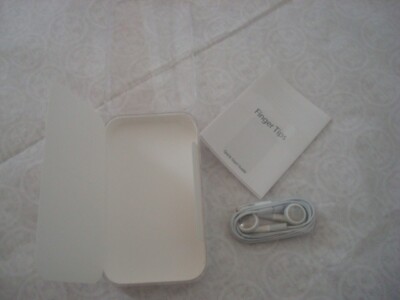 Apple iPod Touch 4th Gen Model A1367 8GB Empty Clear Case Box with Earphone