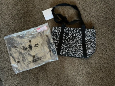 Thirty One 31 Thirty One Gifts Classic Day Bag BRAND NEW Luxe