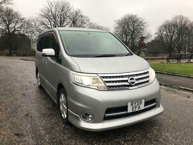 Nissan serena 2008