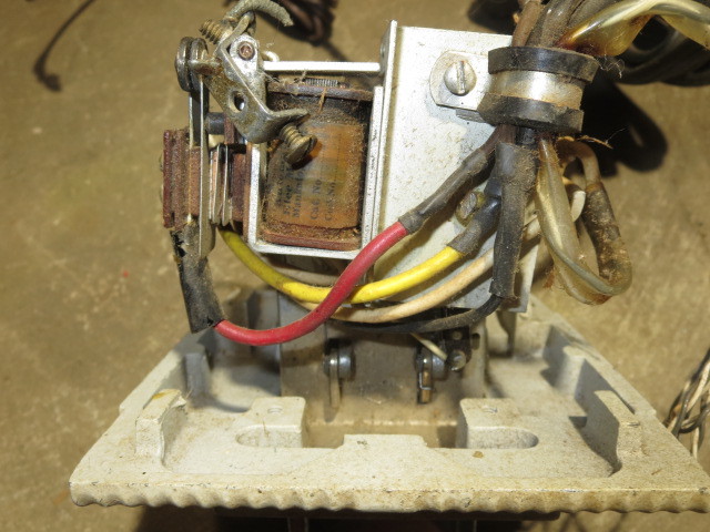 VINTAGE COIN ACCEPTOR Quarters